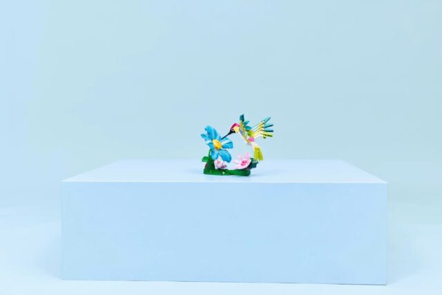 LEGO CREATOR 3 IN 1 31384 Wild Animals: Colorful Hummingbird - imagine 7