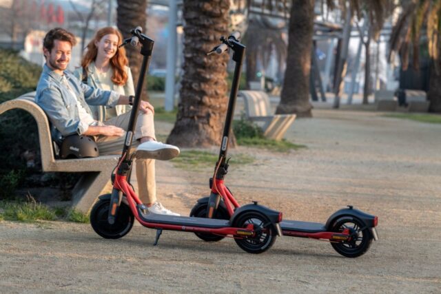 Ninebot by Segway D28E 25 km/h Black  Red - imagine 5