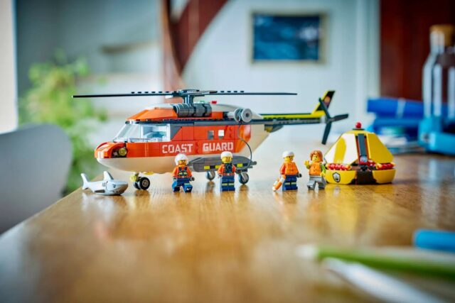LEGO CITY 60503 Coast Guard Helicopter - imagine 11