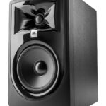 JBL 305P MkII - 2-way active studio monitor  82 W (black)