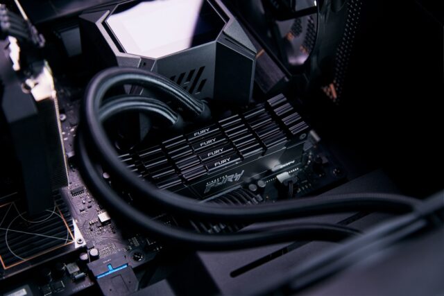 Kingston Technology FURY 16GB 3200MT/s DDR4 CL16 DIMM 1Gx8 Renegade Black - imagine 11