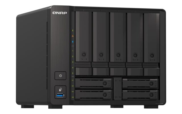 QNAP TS-H973AX NAS Tower Ryzen Embedded V1500B 8 GB DDR4 0 TB QuTS hero Black - imagine 4