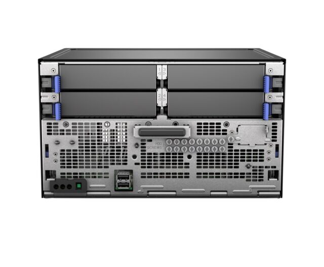 HPE ProLiant MicroServer Gen11 G7400 2c 16GB-U 4LFF-NHP 1TB HDD 180W Ext PS EMEA Cmp Module Server - imagine 3