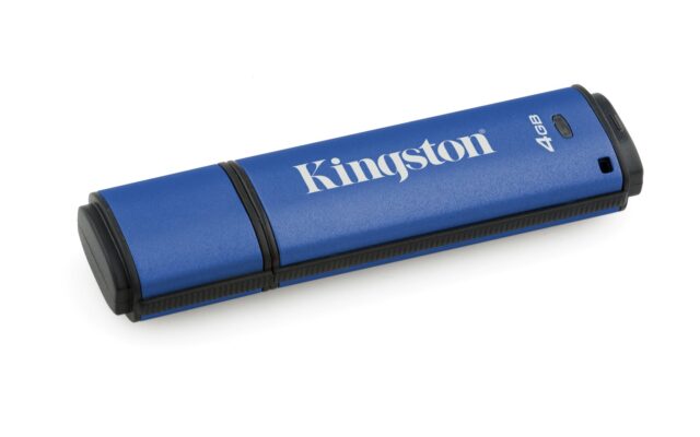 Kingston Technology DataTraveler Vault Privacy 3.0 4GB USB flash drive USB Type-A 3.2 Gen 1 (3.1 Gen 1) Blue - imagine 5