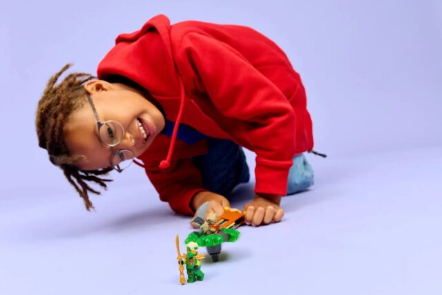 LEGO NINJAGO 71850 Lloyd vs. Elemental Monster Spinner Battle - imagine 6