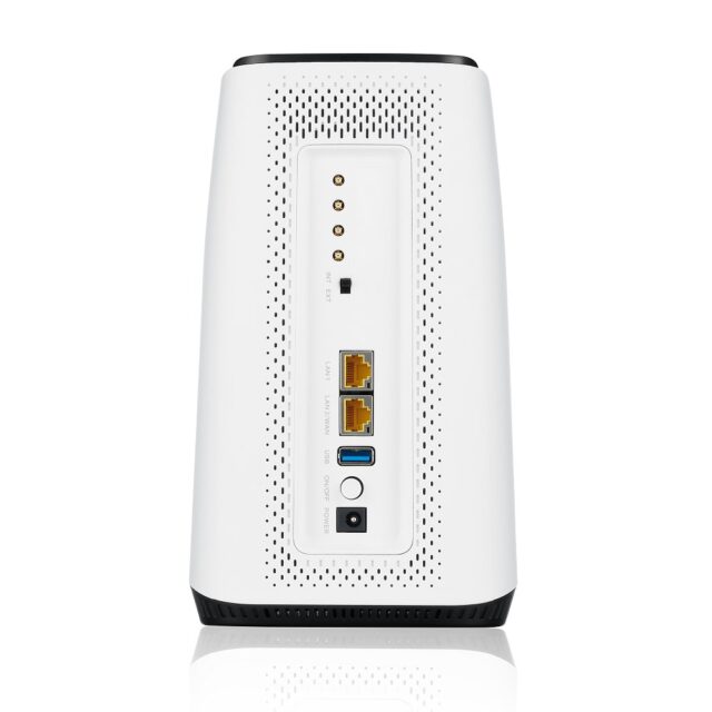 Zyxel FWA510 wireless router Multi-Gigabit Ethernet Tri-band (2.4 GHz / 5 GHz / 5 GHz) 5G Black  White - imagine 4