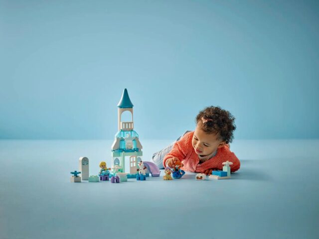 LEGO DUPLO 10455 Anna and Elsa's Frozen Castle Party - imagine 8