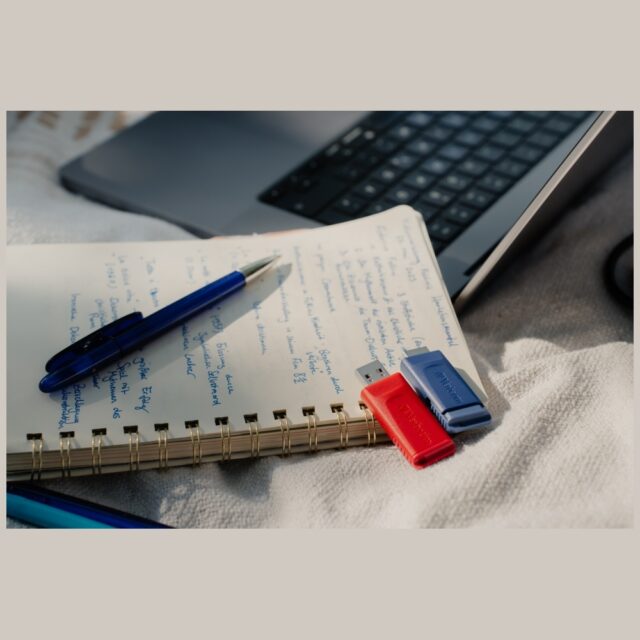 Pendrive Verbatim Slider 32GB 2szt red/navy blue 49327 - imagine 7