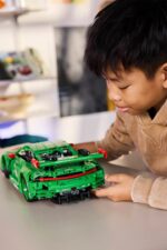 LEGO TECHNIC 42224 Porsche 911 GT3 R REXY AO Racing Car - imagine 9