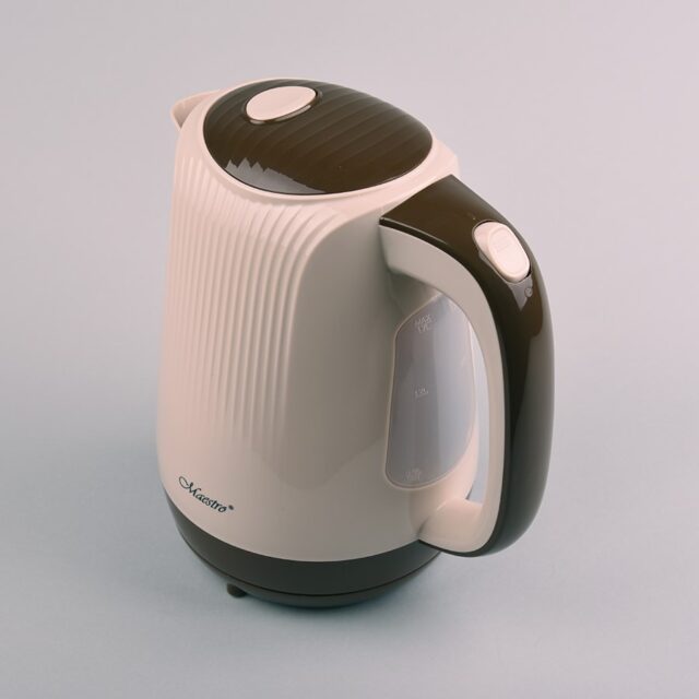 Feel-Maestro MR042 beige electric kettle 1.7 L Beige  Brown 2200 W - imagine 3