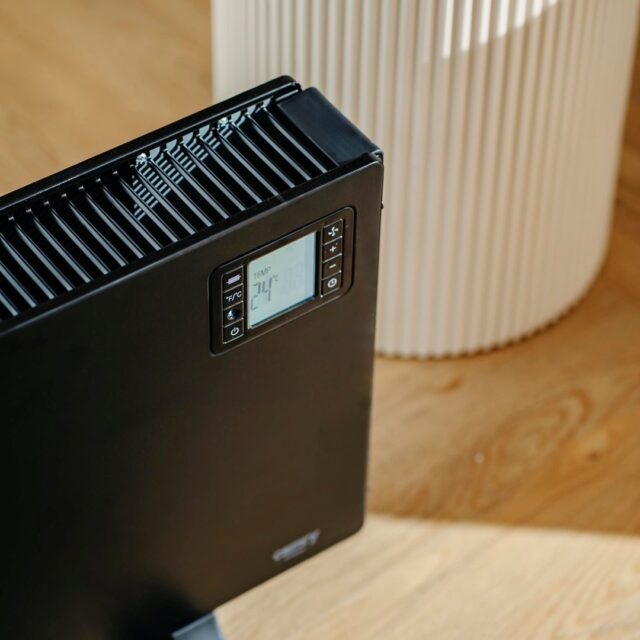 Camry | Convection Fan Heater with Remote Control | CR 7739 | Convection Heater | 2000 W | Number of power levels 3 | Suitable for rooms up to  m2 | White - imagine 4