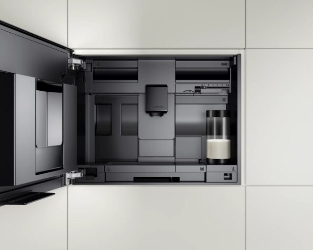 Bosch Serie 8 CTL7181W0 coffee maker Fully-auto Espresso machine 2.4 L - imagine 2