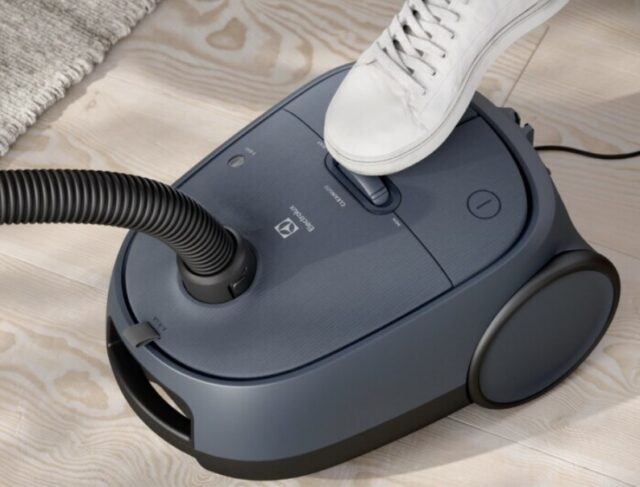 Electrolux EB61C2DBP 3.5 L Cylinder vacuum Dry 750 W Dust bag - imagine 5