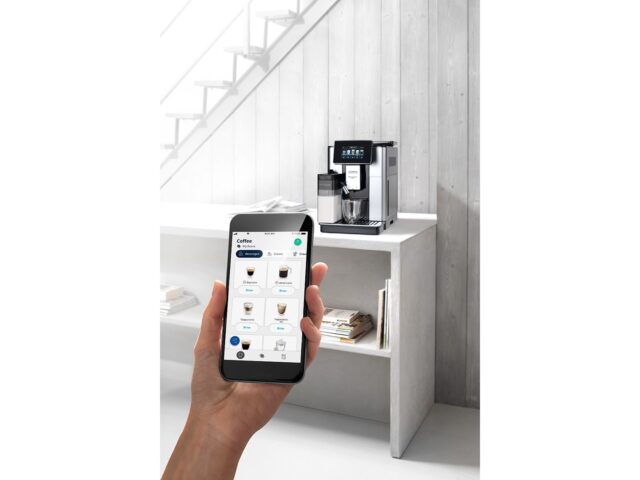 De’Longhi PrimaDonna ECAM610.55.SB Fully-auto Espresso machine 2.2 L - imagine 5