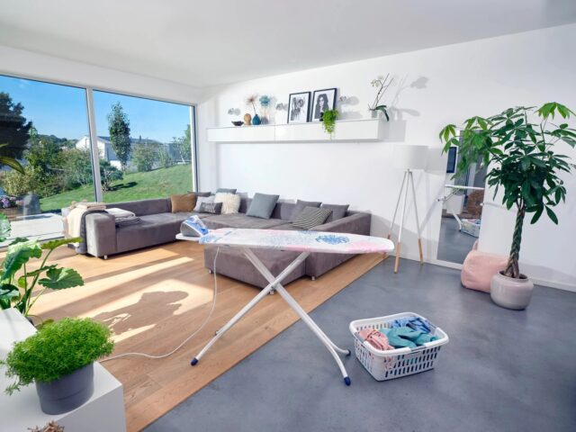 Leifheit 72610 Classic M Compact ironing board  1200 x 380 mm - imagine 6