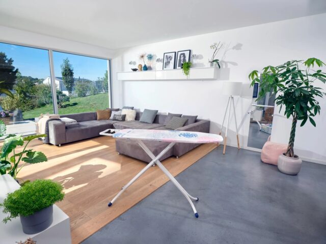 Leifheit 72610 Classic M Compact ironing board  1200 x 380 mm - imagine 3