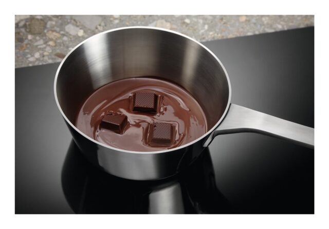 Electrolux Serie 700 EIS62453 Black Built-in 60 cm Zone induction hob 4 zone(s) - imagine 6