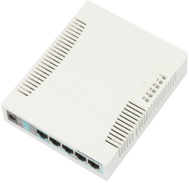 MikroTik CSS106-5G-1S | Switch | 5x RJ45 1000Mb/s, 1x SFP - imagine 3