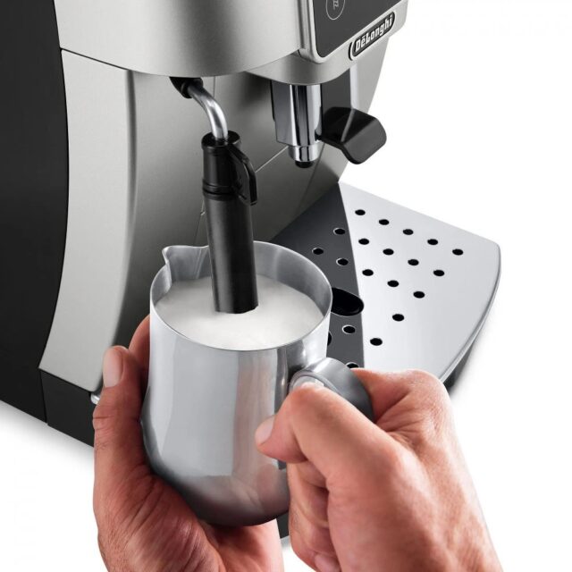 Espresso machine DeLonghi ECAM 220.30.SB - imagine 3