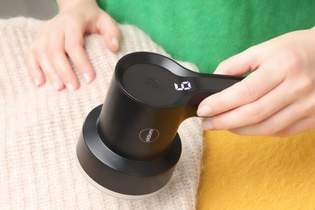 ELDOM TORI clothes shaver  rechargeable and mains powered - imagine 4