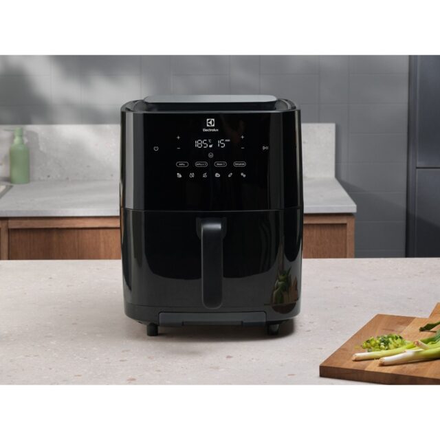 Electrolux EAF7SB Single 6.9 L Stand-alone 1700 W Hot air fryer Black - imagine 9