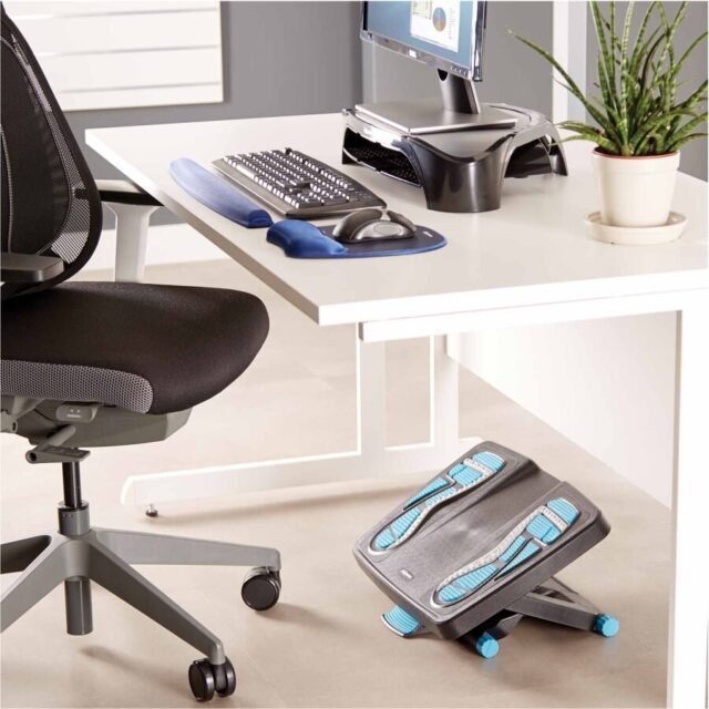 Fellowes Ergonomics energizing footrest for feet - imagine 5