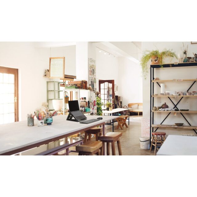 Kensington SmartFit Easy Riser Stand cooling for laptop black - imagine 3