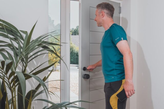 Yale Linus Smart Lock L2 Lite - smart door lock (black) - imagine 4