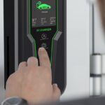 Qoltec 52465 Mobile charger for EV 2-in-1 Type2 with regulation | 3.5kW | 230V | LCD | Portable | Wallbox | 5m