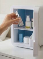 Mini lodówka z lusterkiem do makijażu LED ELLE 6L biała - imagine 4