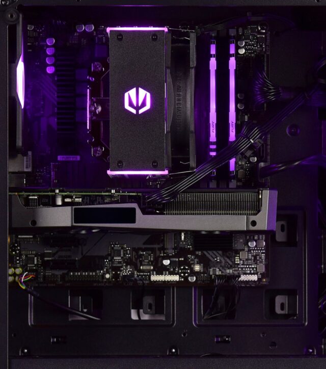 Actina 5901443404842 PC AMD Ryzen™ 7 8700F 32 GB DDR5-SDRAM 1 TB SSD AMD Radeon RX 7700 XT Midi Tower Black - imagine 3