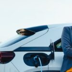 Qoltec Mobile charger for electric cars EV with 2-in-1 adjustment Type 2 7kW CEE 32A/5 PIN 230V LCD Portable Wallbox 5m