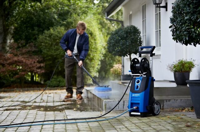 Nilfisk PREMIUM 200-15 EU - GARDEN  Pressure washer Straight Electric 650 l/h Blue  Black - imagine 5