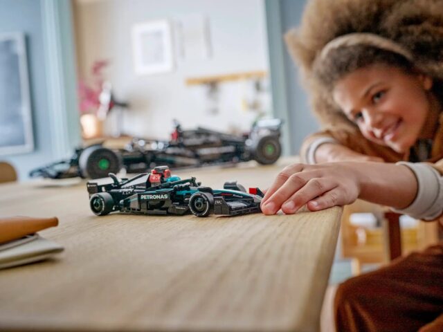 LEGO SPEED CHAMPIONS 77244 Mercedes-AMG F1 W15 - imagine 10