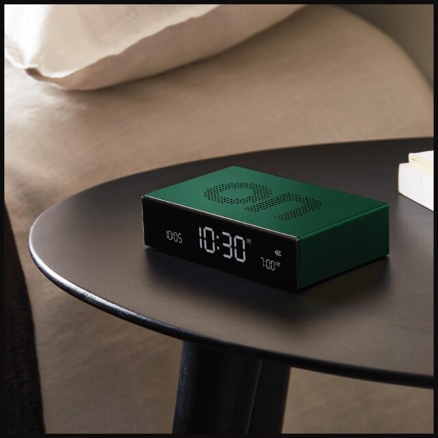 Lexon Flip Premium Two-sided Alarm Clock dark green LR152DG1 - imagine 5