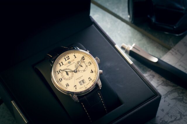 Zeppelin 7684-5 watch Wrist watch Male Quartz Silver - imagine 3