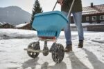 SPREADER WITH WHEELS XL GARDENA - imagine 2