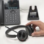 Poly Voyager 4320-M +USB-A to USB-C Cable +BT700 dongle - imagine 3