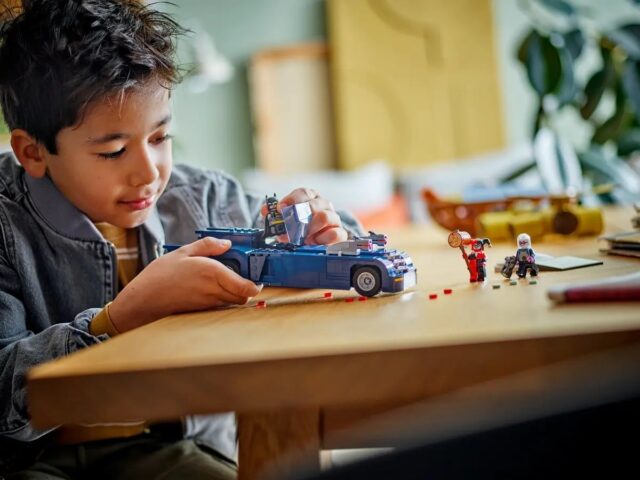 LEGO BATMAN 76274 Batman VS Harley Quinn and Mr. Freeze - imagine 8