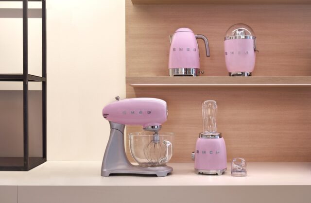 Smeg 50's Style Kettles KLF04PKEU Pink - imagine 5