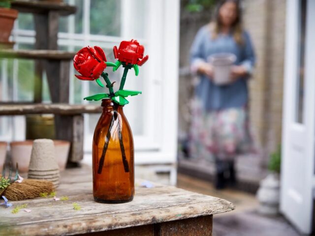 LEGO 40460 ROSES - imagine 3