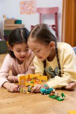 LEGO ANIMAL CROSSING 77054 Leif's Caravan & Garden Shop - imagine 8