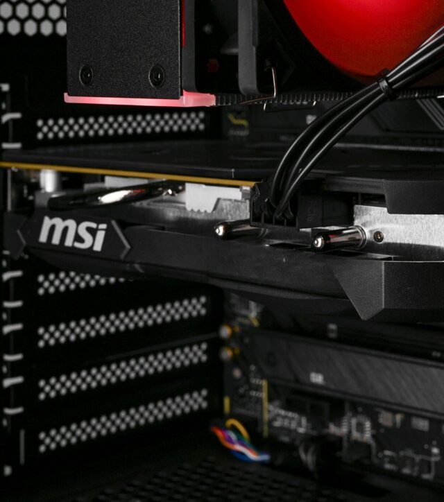 Actina 5901443406099 PC AMD Ryzen™ 5 7500F 32 GB DDR5-SDRAM 1 TB SSD AMD Radeon RX 7700 XT Midi Tower Black - imagine 10