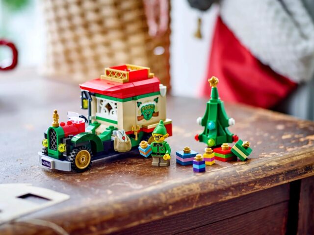 LEGO 40746 Santa's Delivery Truck - imagine 4