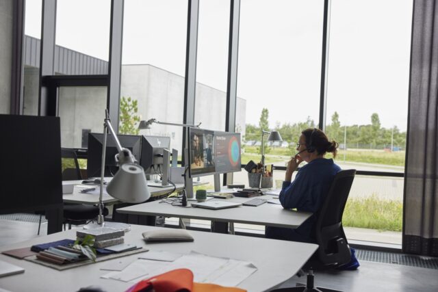 POLY Savi 8420 Office Stereo Microsoft Teams Certified DECT 1880-1900 MHz Headset - imagine 2