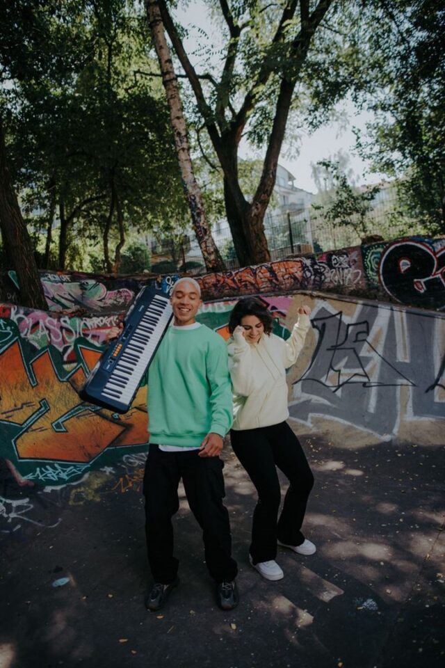 Casio CT-S100 digital piano 61 keys Black  White - imagine 6