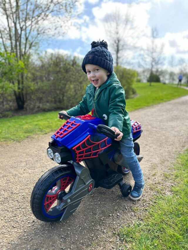 Children's electric ride-on Spider-Man Huffy motorbike 17345W - imagine 7