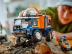 LEGO CITY 60471 Artic Explorer Science Lab Truck - imagine 9