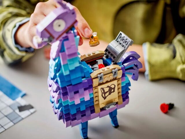 LEGO FORTNITE 77071 Supply Llama - imagine 8