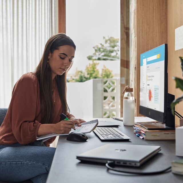 HP ProOne 440 G9 AIO i5-14500T 23.8 FHD IPS 250nits AG 32GB DDR5 SSD1TB UHD 770 DVDRW Cam 5M W11Pro 3Y OnSite - imagine 6